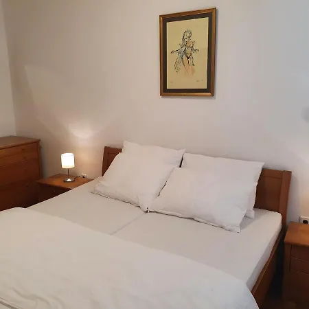 Red Rose Apartman *