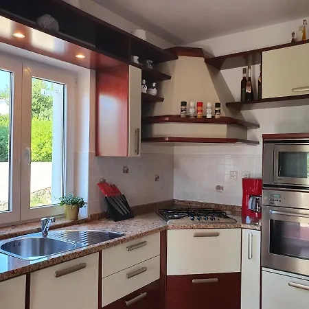 Red Rose Apartman Njivice