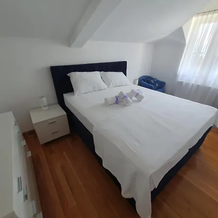 Red Rose Apartment Njivice